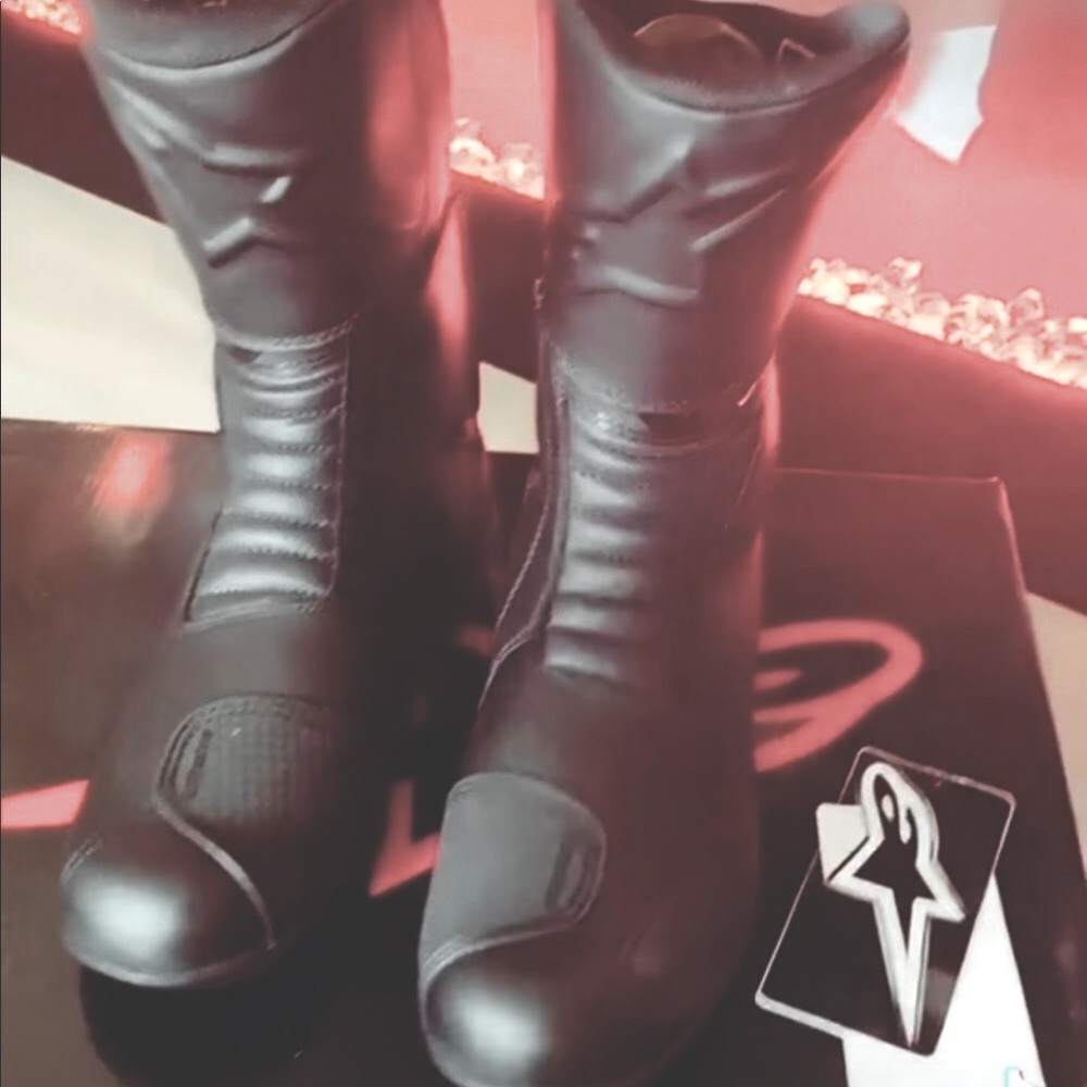 Size 38 riding boots